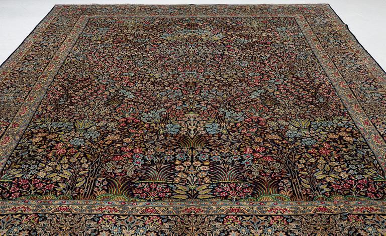 Carpet Kerman approx. 430 x 315 cm.