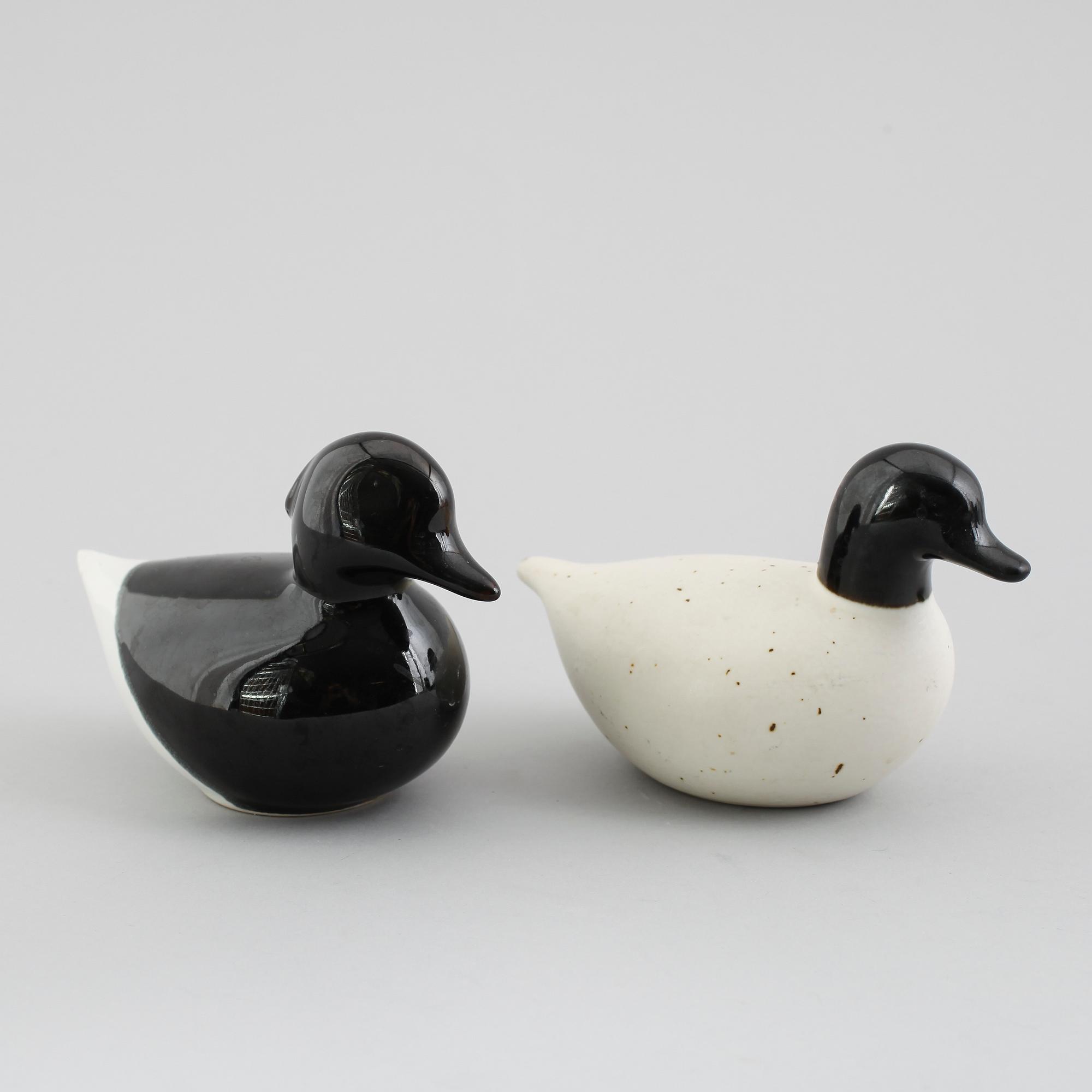 FIGURER, 2 st, keramik, sannolikt Finland, 1900-talets andra hälft.