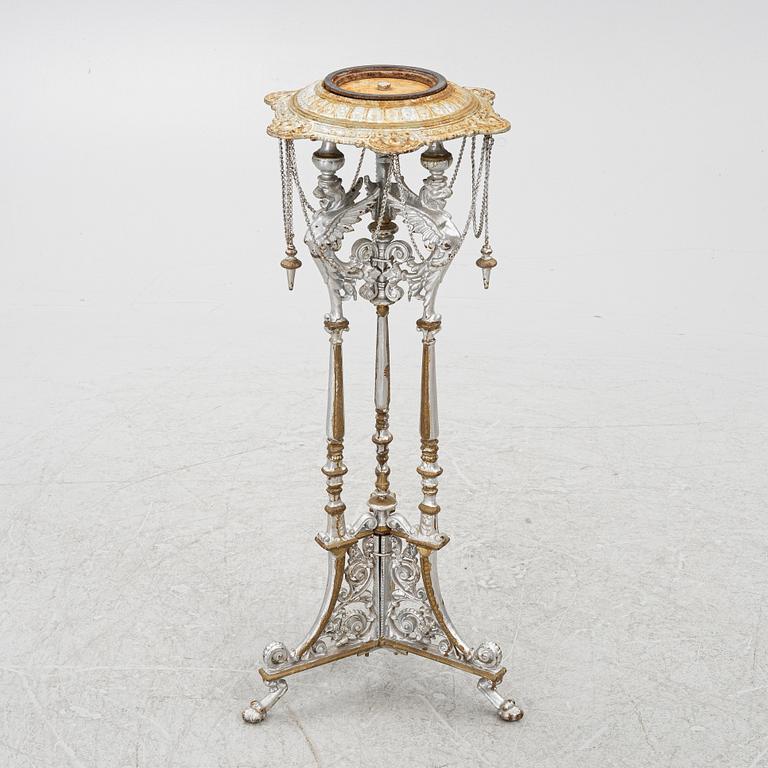 Pedestal, around the year 1900.