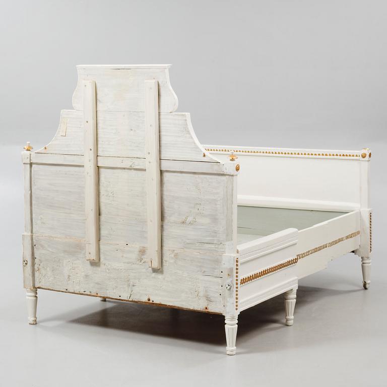 A late gustavian bed, around the year 1800.