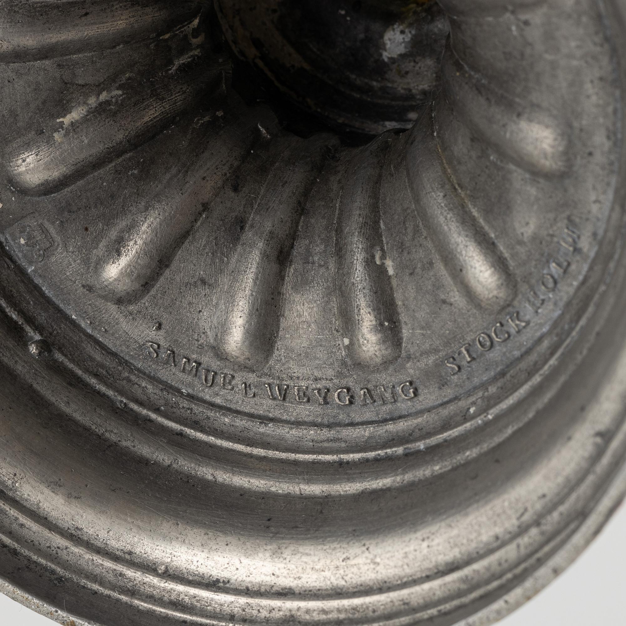 Peter Gillman och Samuel Weygang, ljusstakar, ett par snarlika, tenn, gustavianska, Stockholm, 1784-87.