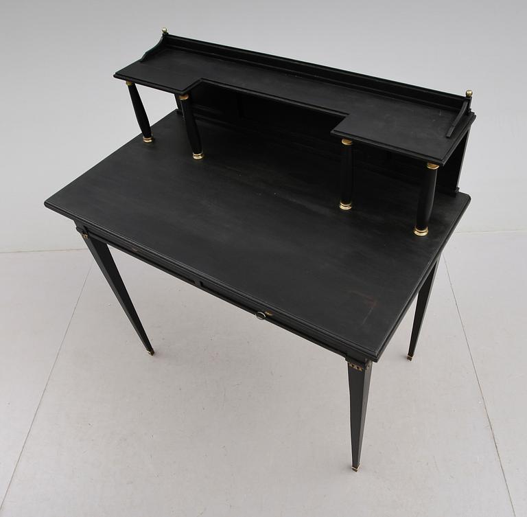 DAMARBETSBORD, 1900-talets första hälft.