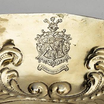 Konfektskål, förgyllt silver. Otydlig mästarstämpel, möjligen Theodor Menth (verksam 1685-1700), Augsburg. Barock.