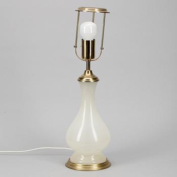 BORDSLAMPA, glas, 1900-talets mitt. Inköpta på Firma Svenskt Tenn, modellnr 2583.