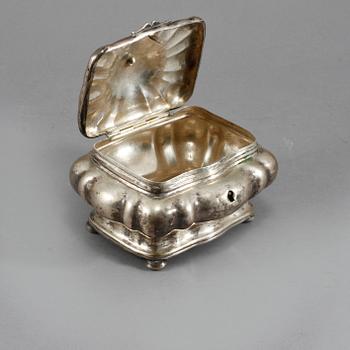 SOCKERSKRIN, silver, 1800-tal, otydliga stämplar, vikt 281 g.