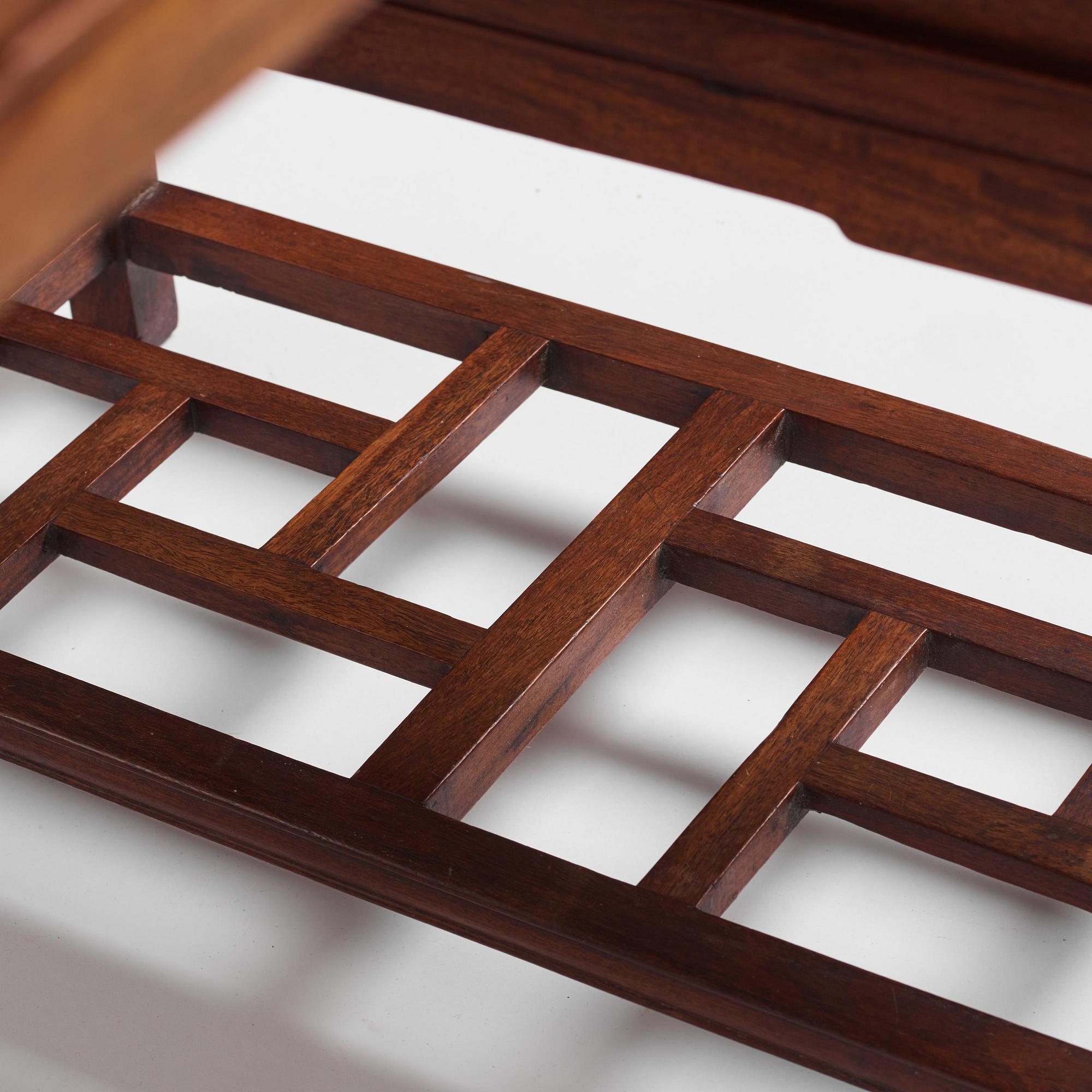 Skrivbord/partnersdesk, hardwood. Kina, sen Qingdynasti/tidigt 1900-tal.