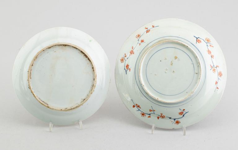 TALLRIKAR, 2 st, porslin, KIna, 1700-/1800-tal.