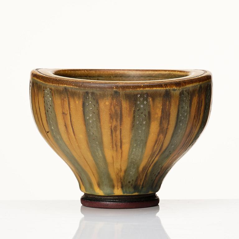 Wilhelm Kåge, a stoneware 'Farsta' bowl, Gustavsberg Studio, Sweden 1959.