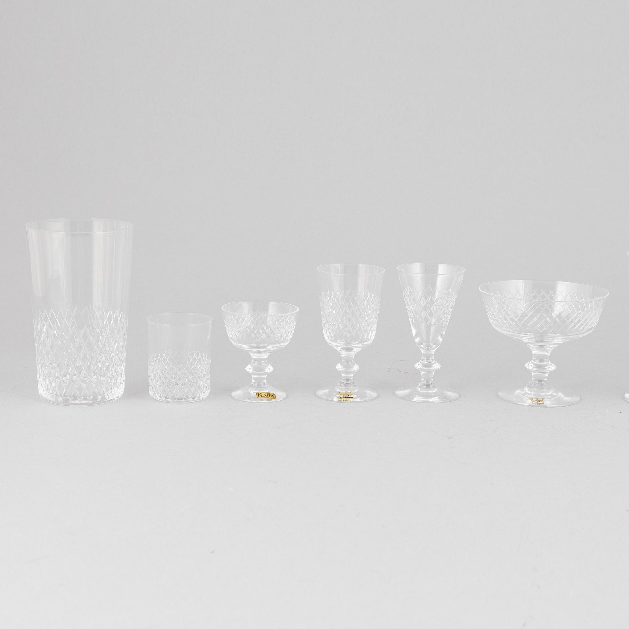 Vicke Lindstrand, a 109 piece 'Diamant' glass service, Kosta.