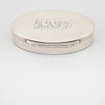 DOSA, silver, Georg Henrik Åkerberg, Växjö 1827. Vikt ca 44 gram.
