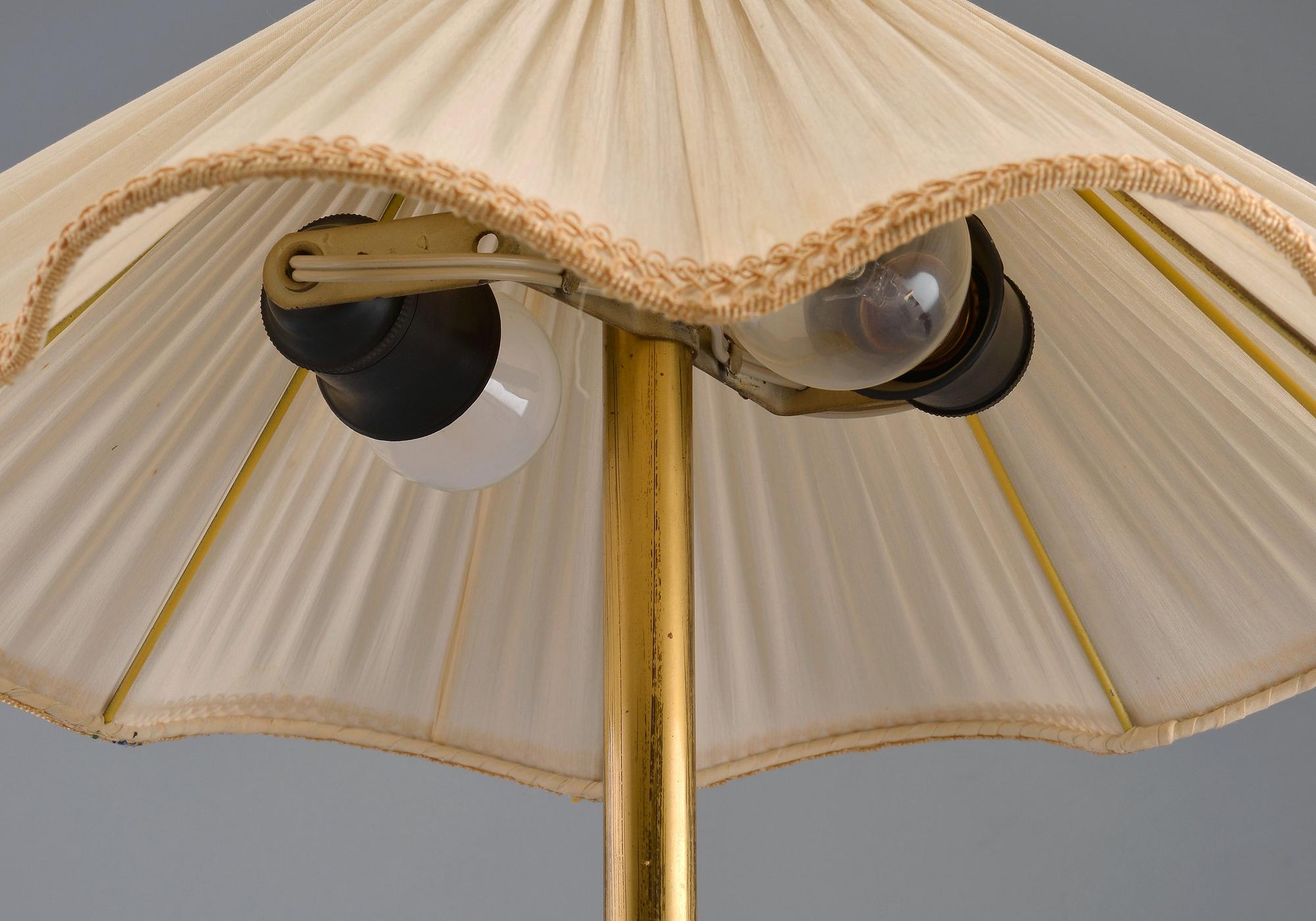 Paavo Tynell, BORDSLAMPA.