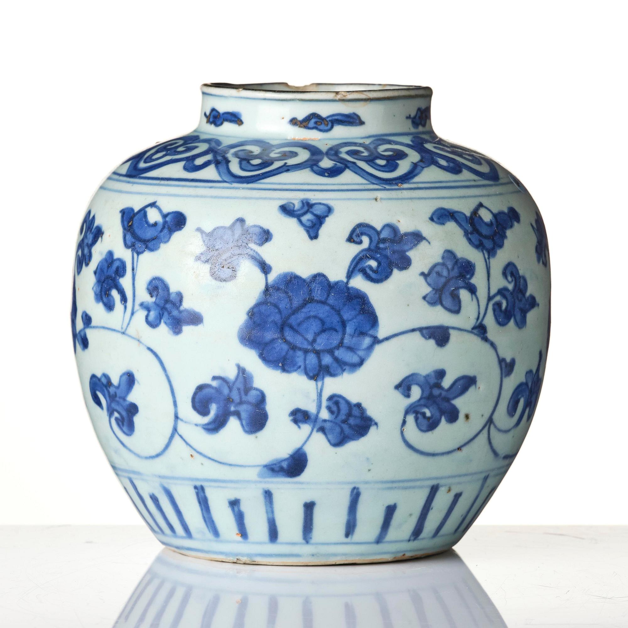 A blue and white 'floral' jar, Ming dynasty, Wanli (1572-1620).