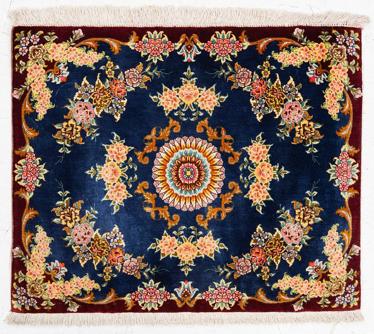Carpet, silk, approx. 59 x 50 cm.