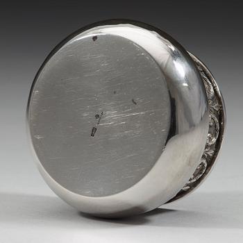 FABERGÉ, Moskva 1908-1917, saltkar, silver, Louis XVI-stil.