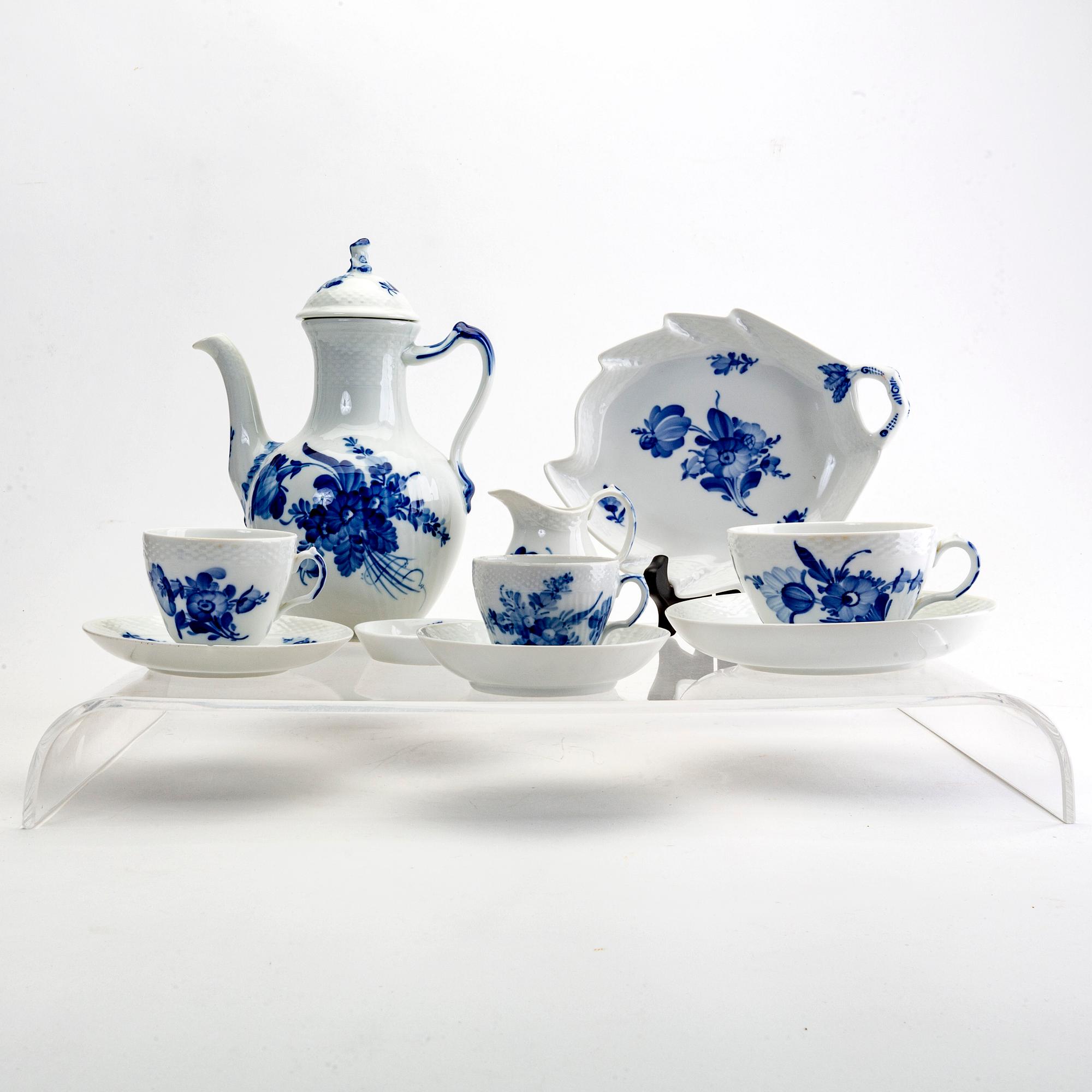 A 63 pcs Blå Blomst service from Royal Copenhagen later part of the 20th century.