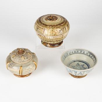 Two Sawankhalok jars with covers and a bowl, Thailand, 14th/17th Century.