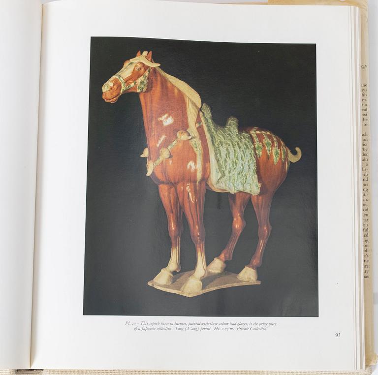 En samlares bibliotek, tre volymer, Chinese Junks, A Connoisseurs Guide to Chinese Ceramics and the ABC of Japanese Art.