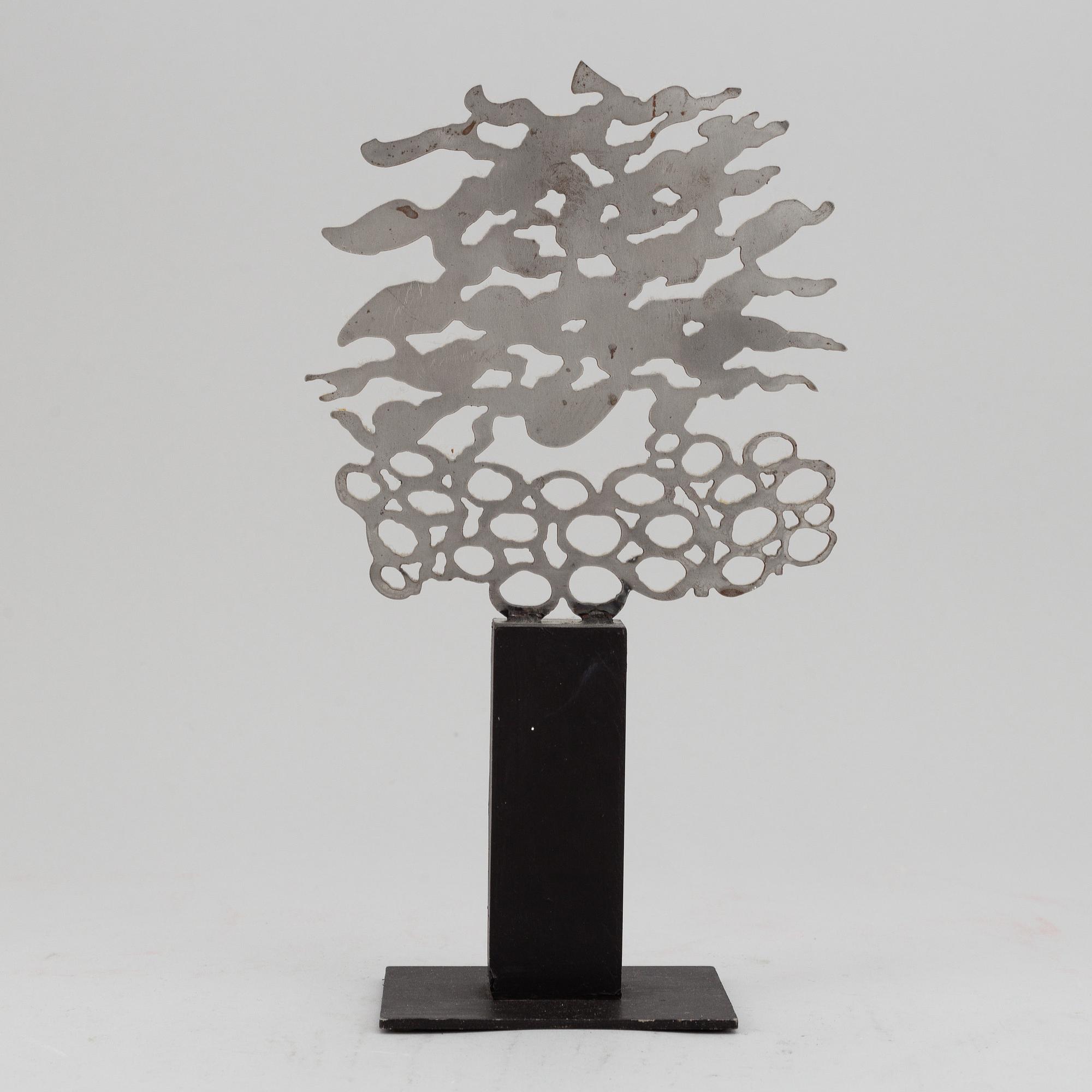 URSULA SCHÜTZ, skulptur. Signerad och numr 3/7. Patinerad metall, höjd 30 cm.