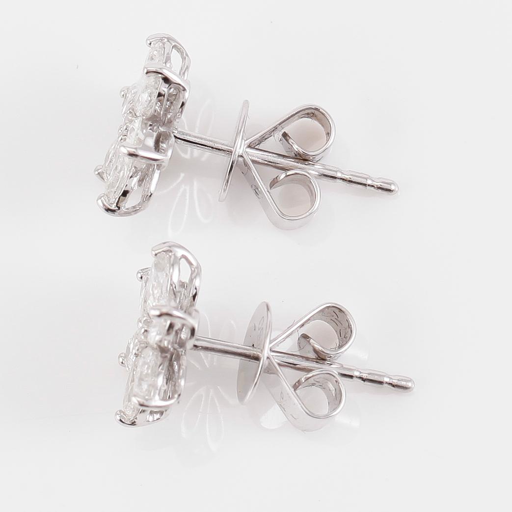 ÖRHÄNGEN, 1 par, 18K vitguld och diamanter tot ca 1.22 ct.