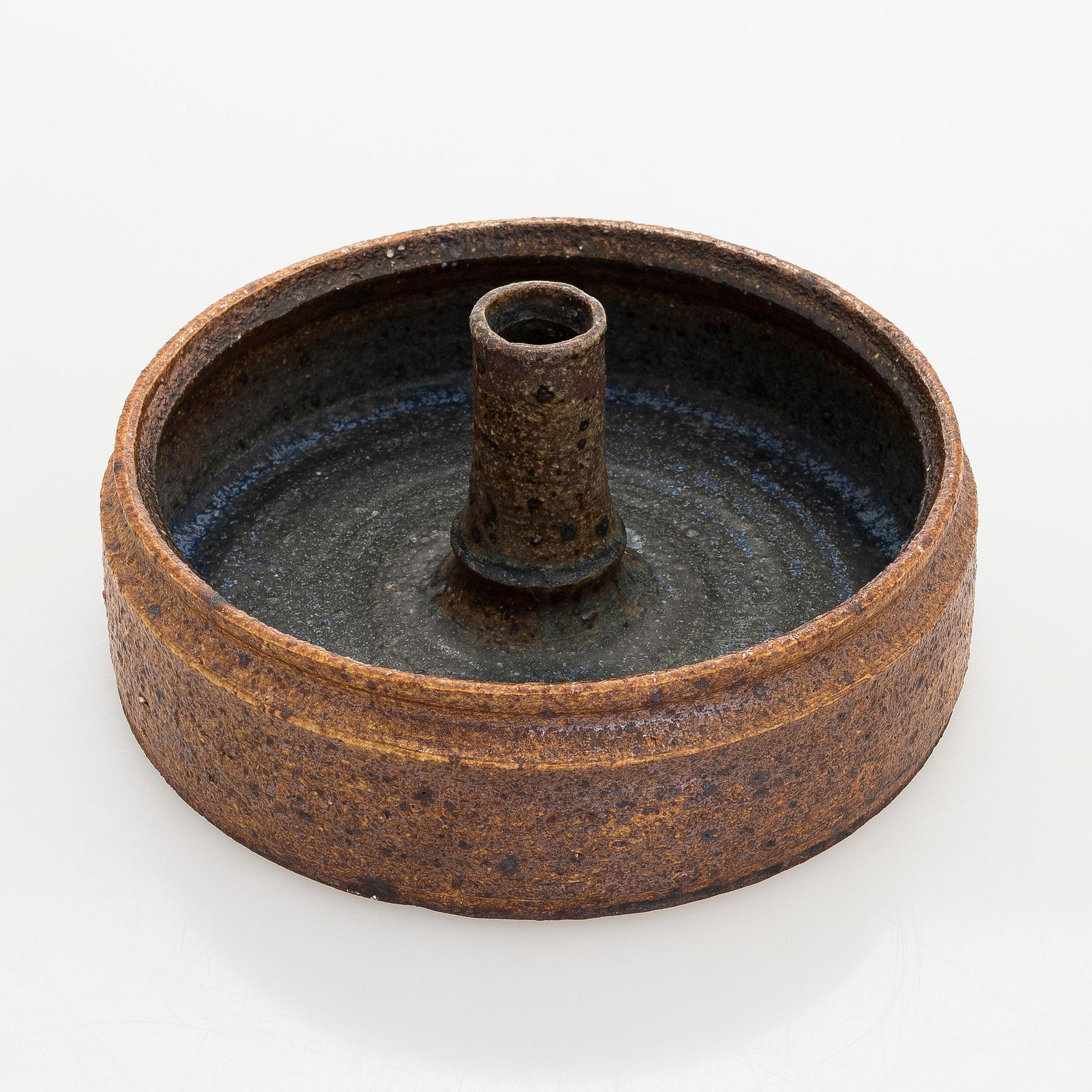 Raija Tuumi, a chamotte stoneware bowl, monogram signed RT, ARABIA.