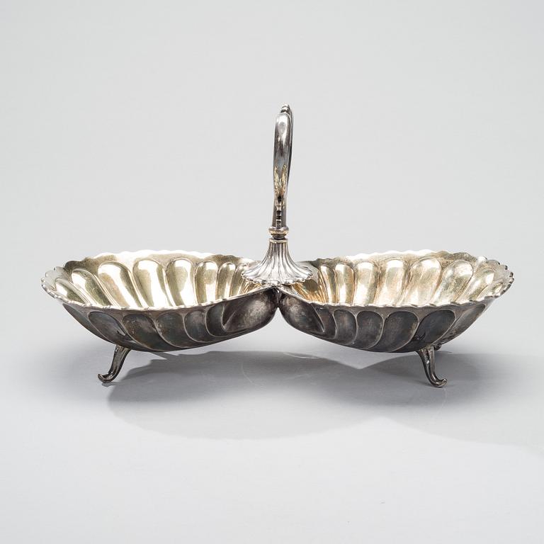 SERVERINGSSKÅL, silver, Ryssland, St.Petersburg ca 1900, Morosov, vikt 1276 g.