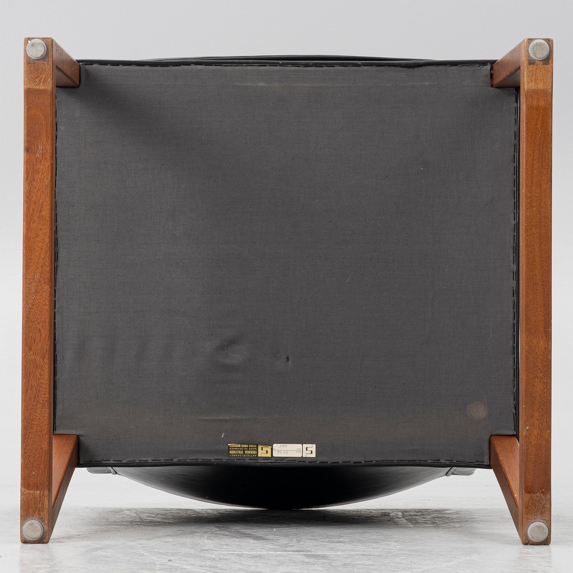 Børge Mogensen, a model 3246 armchair, Fredericia Stolefabrik, Denmark.