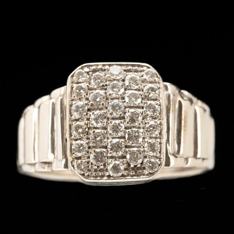RING, 18k vitguld med briljantslipade diamanter ca 0,84ct. Vikt ca 8g.