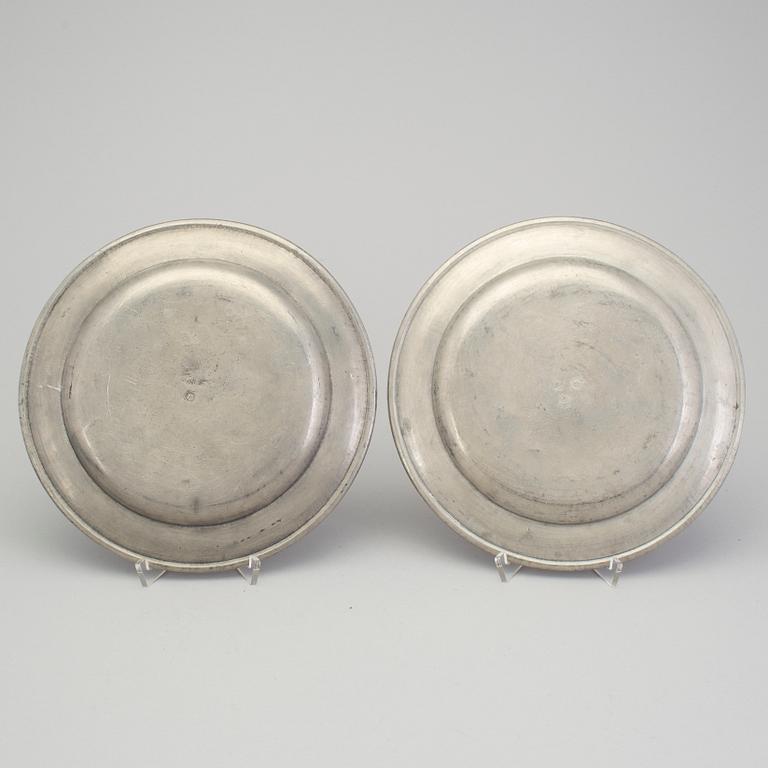 TENNFAT, 3 st. Otydliga stämplar, troligen Tyskland, 1700-tal/1800-talets början.