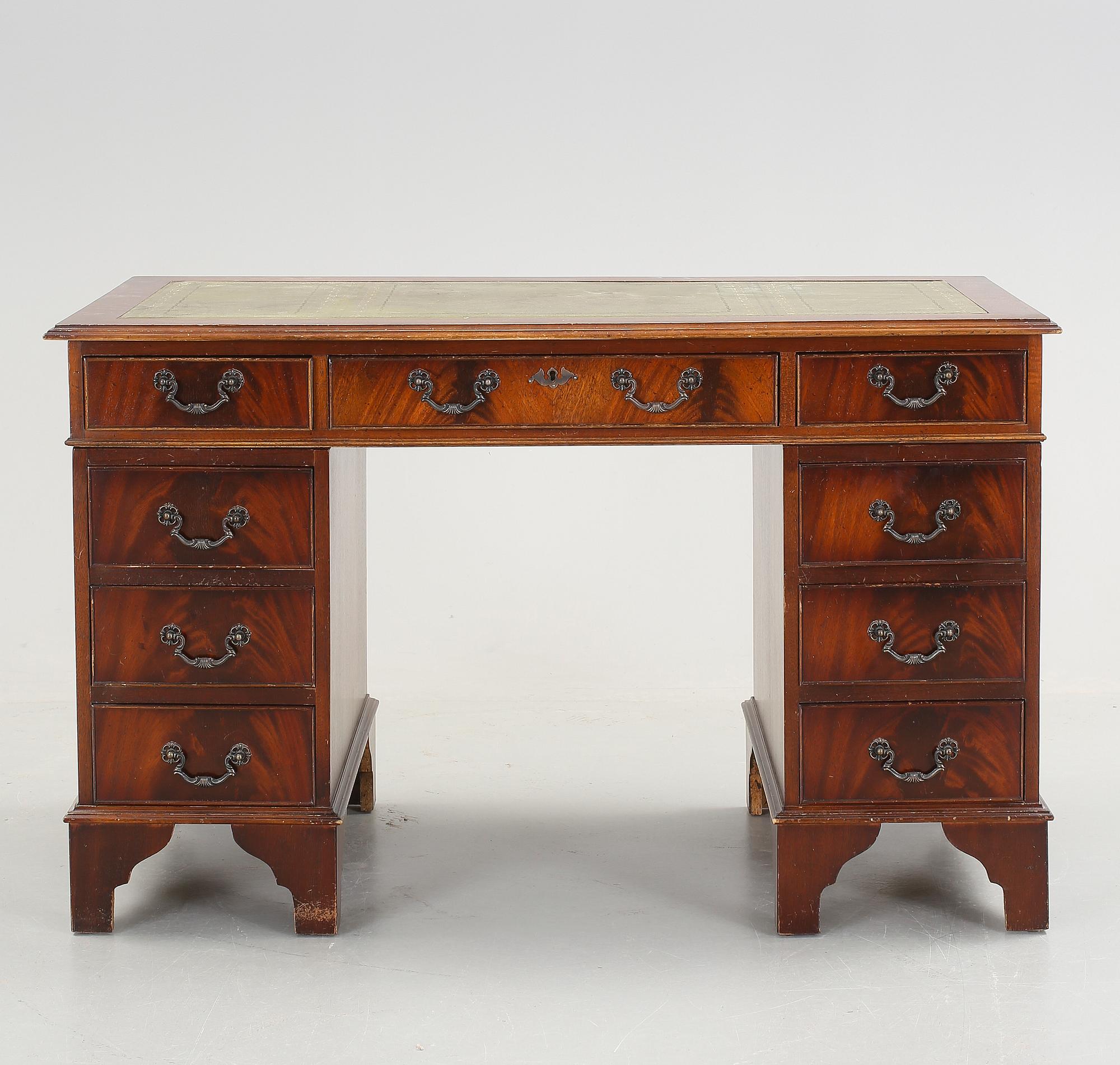 SKRIVBORD, engelsk stil, 1900-tal.