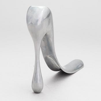 Manolo Blahnik, Kenkälusikka, metallia, 2000-luku.