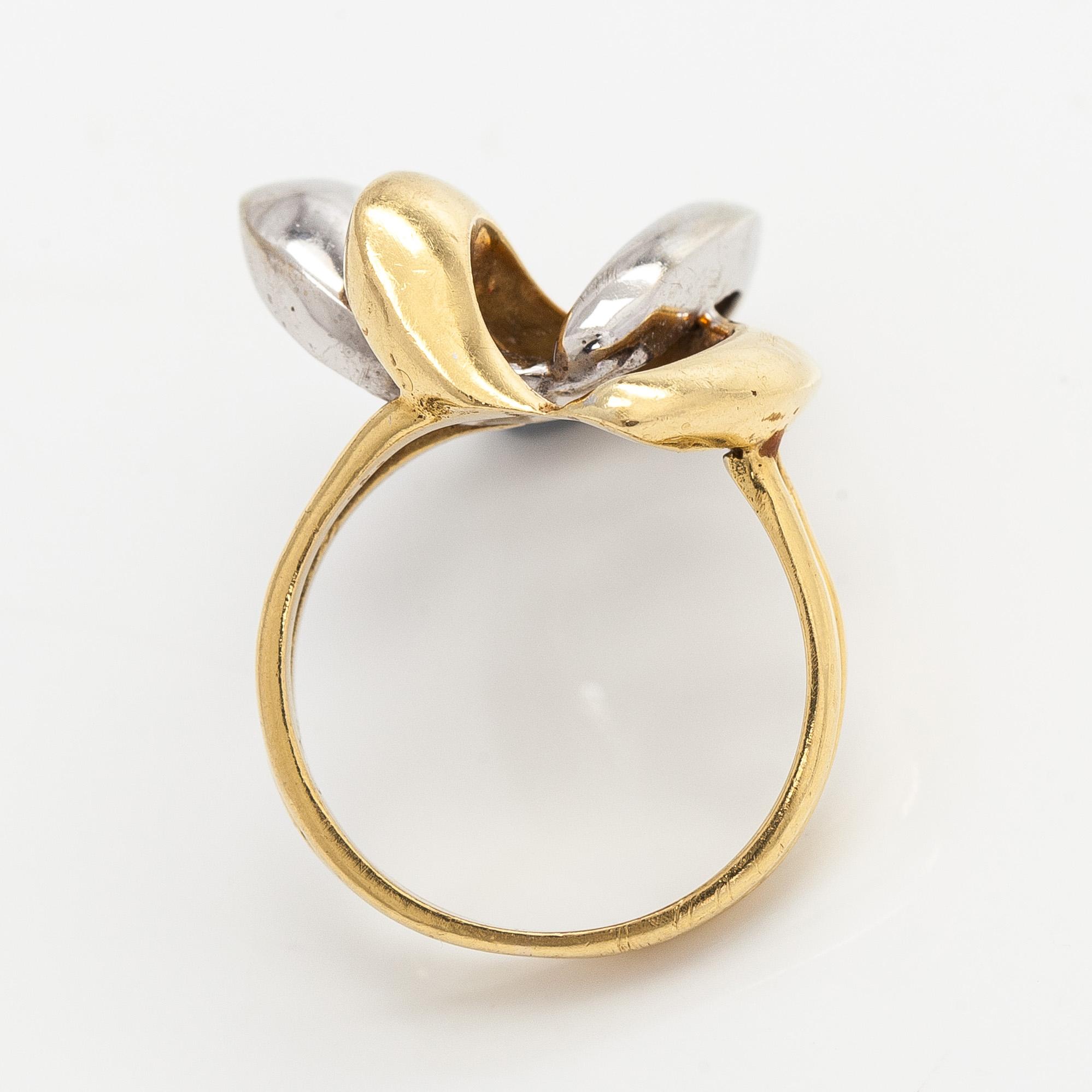 Ring, 14K gold and white gold, Kaj Erling, Helsinki 1973.