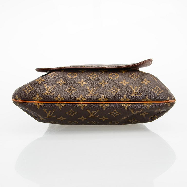 Louis Vuitton, a monogram 'Musette Salsa' Bag.