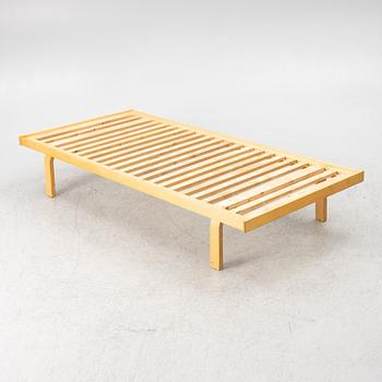 Alvar Aalto, Daybed/bed, model 710, Artek, second half of the 20th century.