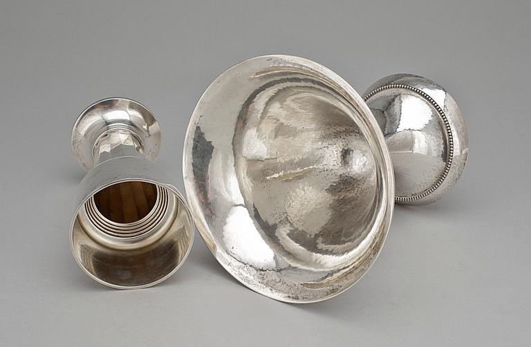 BÄGARE, 2 st, silver, K Anderson Stockholm 1924 samt GAB Stockholm 1914. Totalvikt 545g.