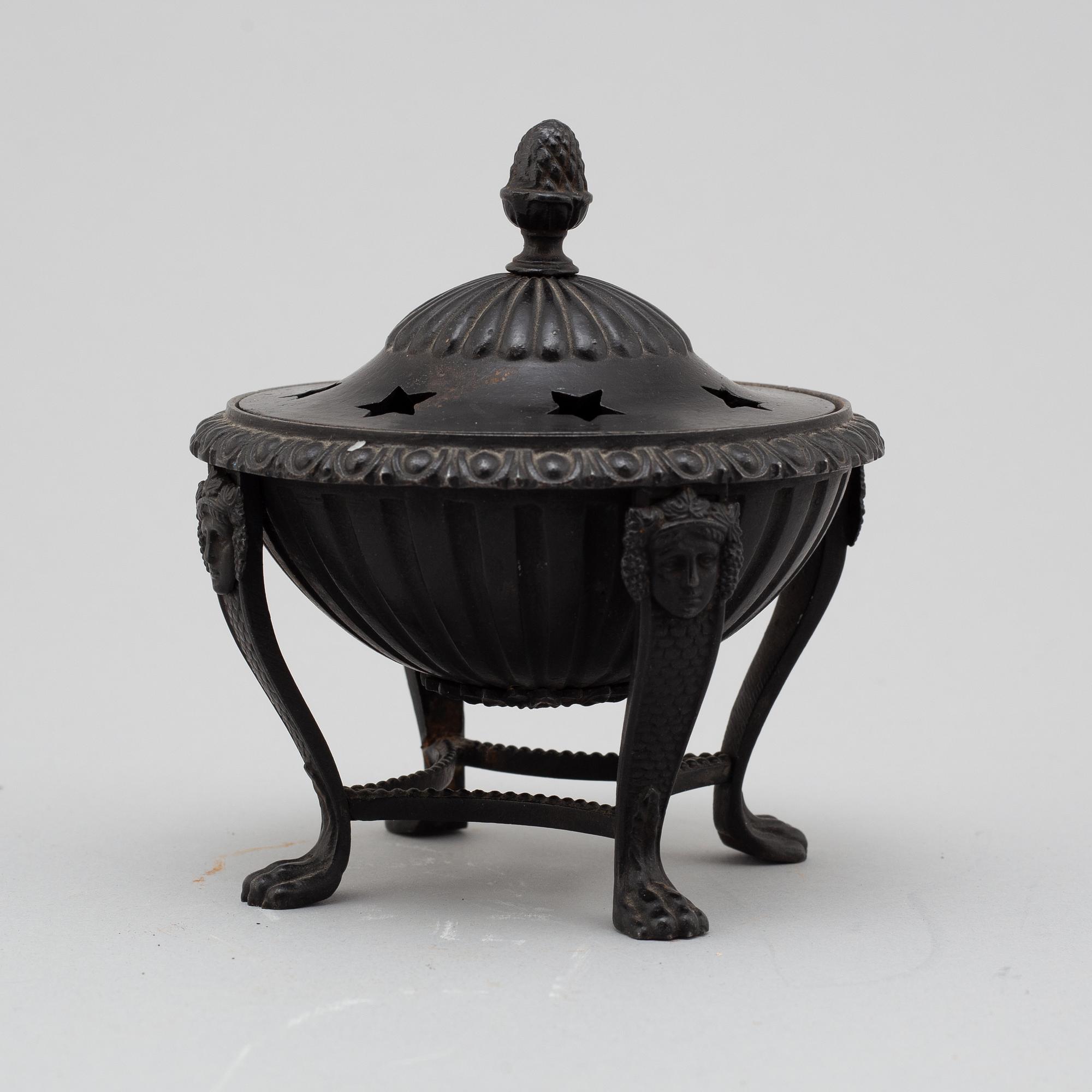 A cast iron incense burner "Berliner Eisen", empire, first half of the 19th century.