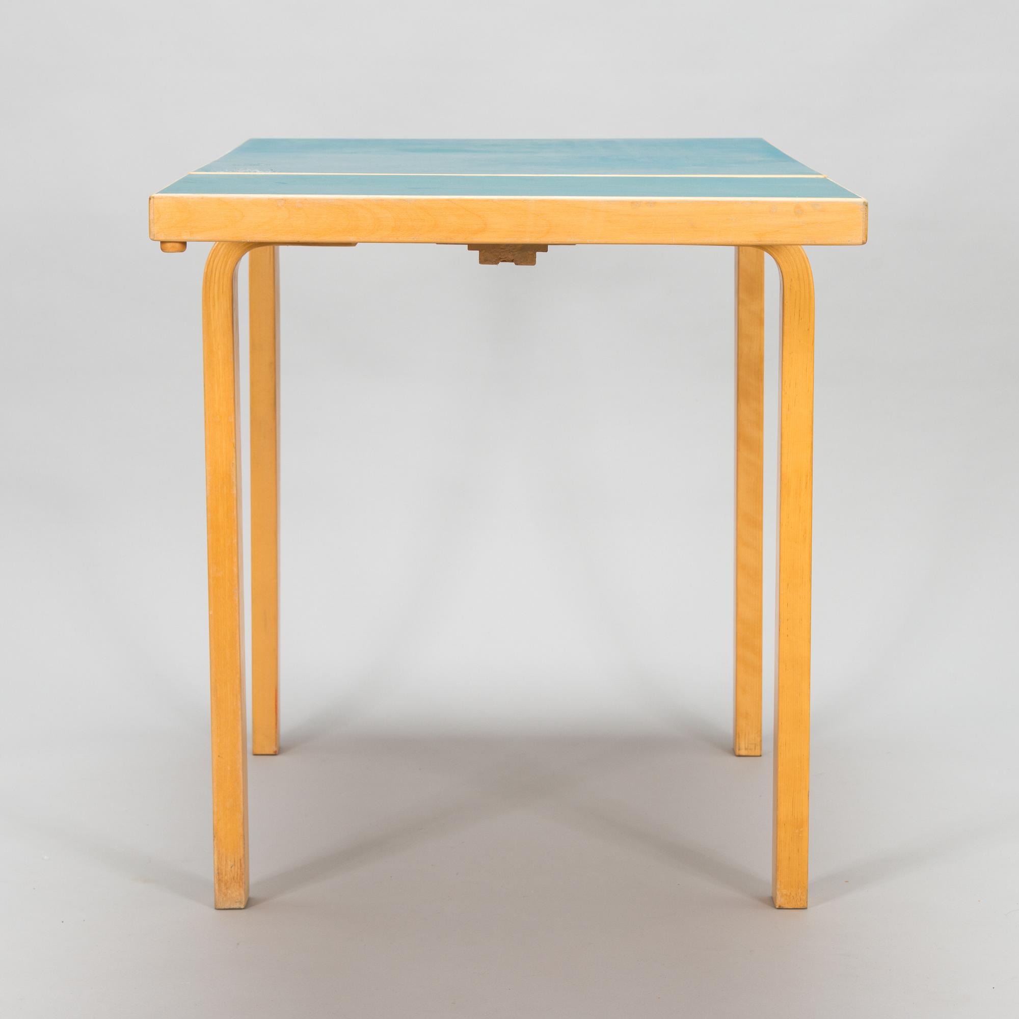 Alvar Aalto, klaffbord, modell DL82 för O.Y. Huonekalu- ja Rakennustyötehdas A.B 1900-talets mitt.