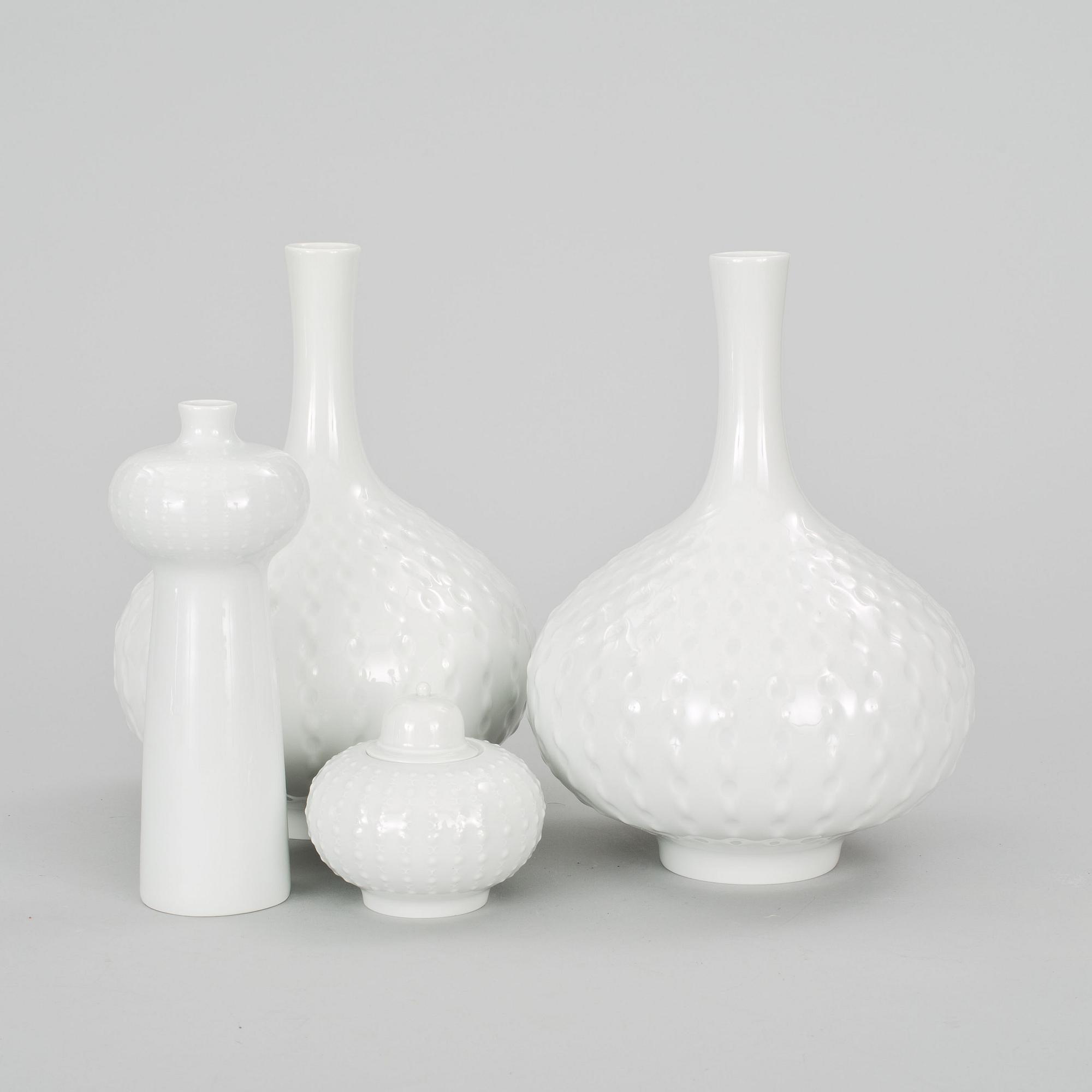 VASER, 3 st + SKÅL MED LOCK, porslin, Meissen, 1900-tal.