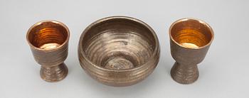 SKÅL samt BÄGARE, 2 st, lergods, Holger Granbäck, sign. Savitorppa 1970/1980-tal.