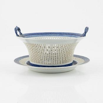 Gallerskål med fat, porslin, Qingdynasti, Kina, omkring 1800.