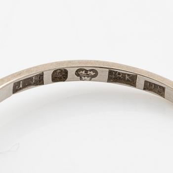 Ring, 18K white gold with brilliant-cut diamond.