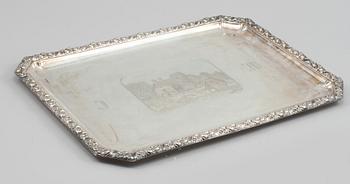 BRICKA, silver, bär importstämplar samt stämplad G A Dahlgren AB, Malmö, 1900-talets första hälft, vikt 1420 gram.