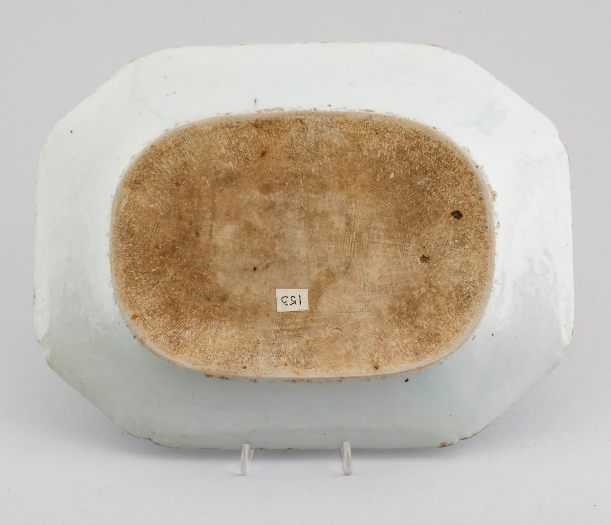 STEKFAT, porslin, Kina, Qianlong 1736-1795.