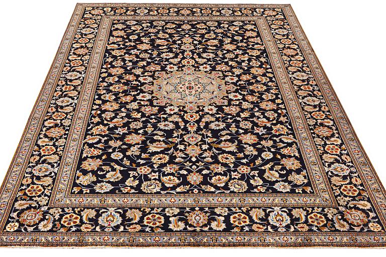 A carpet, Kashan, ca 361 x 248 cm.