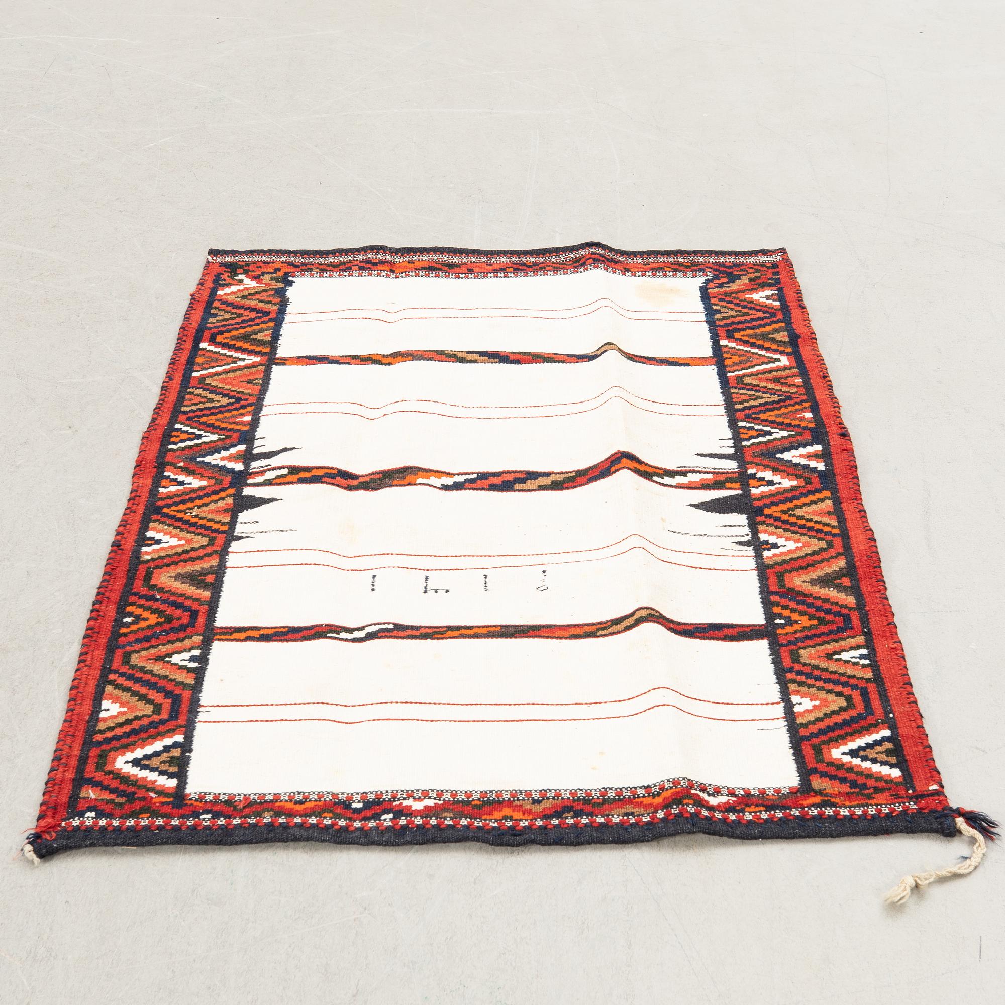 Matta Bachtiari sofreh semiantik ca 117x90 cm.