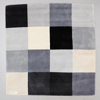 MATTA, tuftad, ull, 1900-talets andra hälft. Ca 225 x 220 cm.