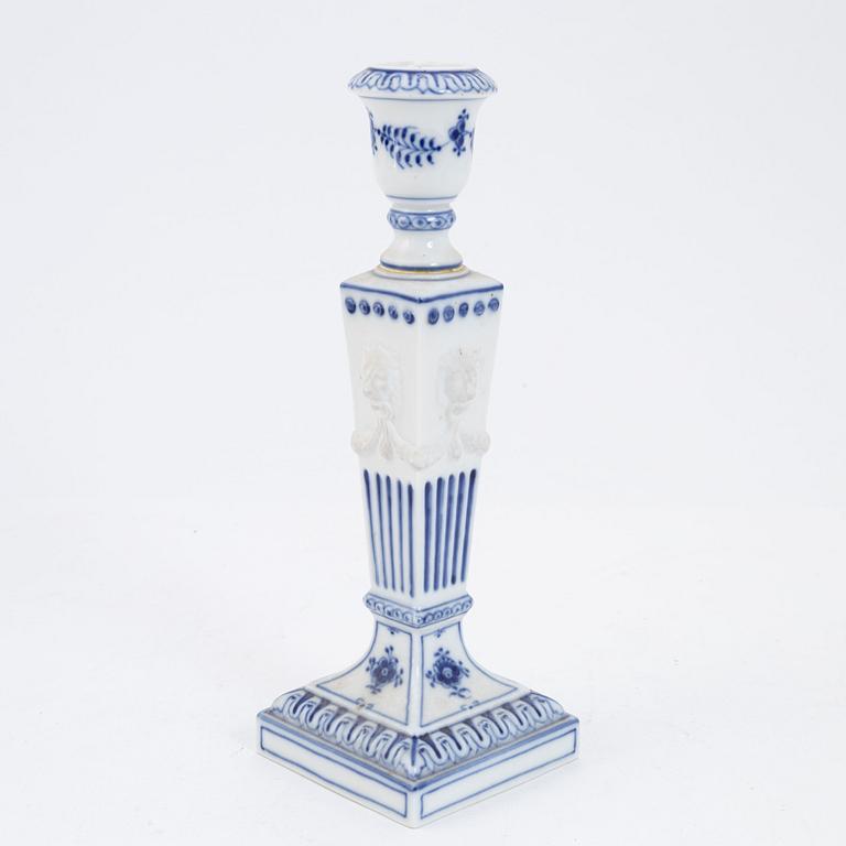 Kaffeservis, porslin, 49 delar, 'Musselmalet', helblonde samt halvblonde, Royal Copenhagen.