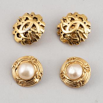 Chanel, a pair of earrings.