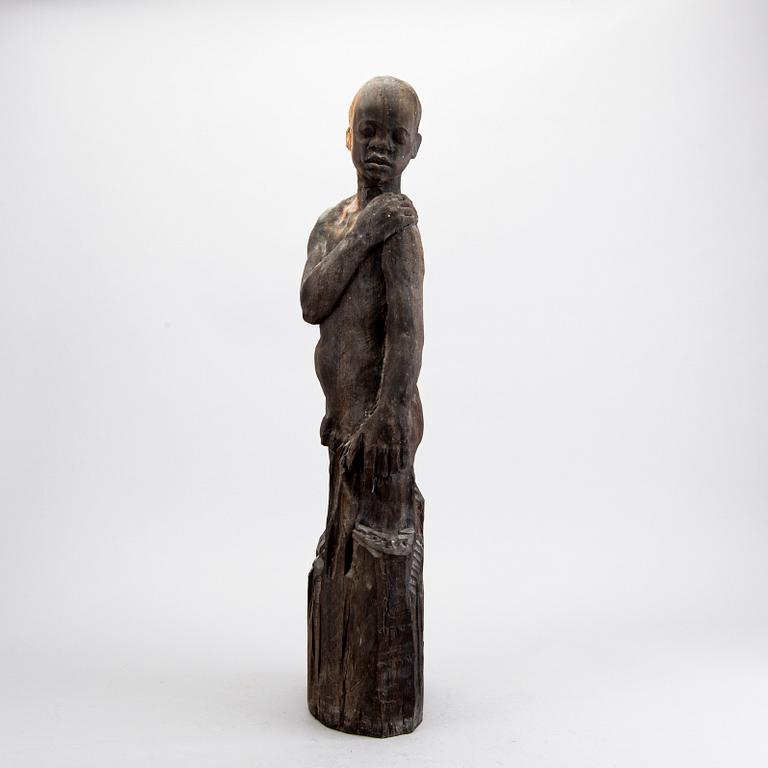 A WOODEN SCULPTURE, 20th century.