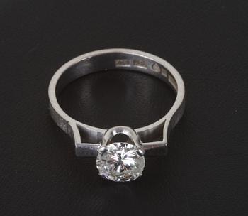 RING, 18K vg, m briljant, 1,33ct.
