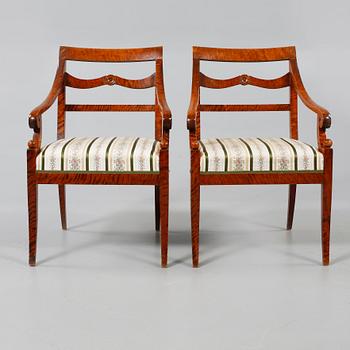 KARMSTOLAR, ett par samt STOLAR, 4 st, Karl Johan-stil, 1920/1930-tal.